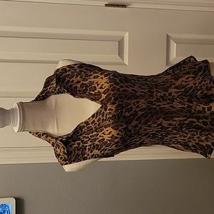 Sunny Leigh sleeveless crinkle shirt